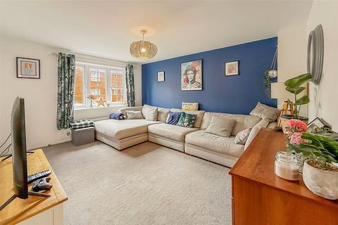3 bedroom semi-detached house for sale, Ernest Fitches Way, Littlehampton, West Sussex