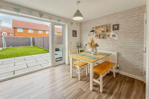 3 bedroom semi-detached house for sale, Ernest Fitches Way, Littlehampton, West Sussex