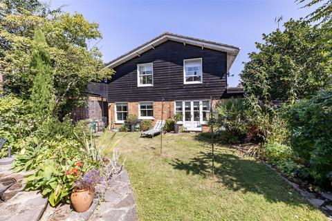 8 Ambleside, Epping, CM16 4PT