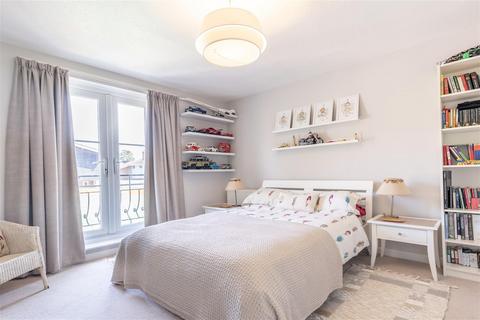 8 Ambleside, Epping, CM16 4PT