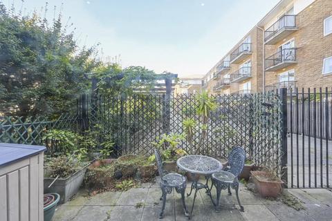 undefined, Narrow Street, E14, Limehouse, London, E14