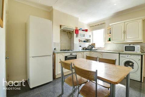 3 bedroom terraced house for sale, Tonbridge Road, Maidstone