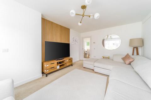 14 Prestney Burn Road, Auchterarder, PH3 1QW