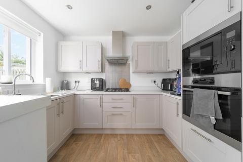 14 Prestney Burn Road, Auchterarder, PH3 1QW