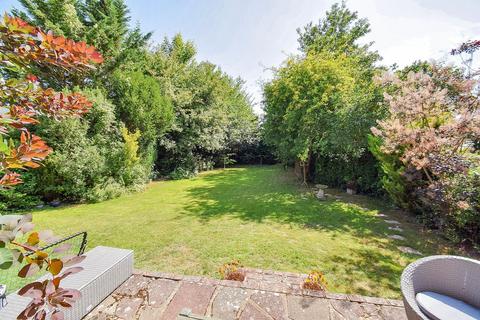 4 bedroom chalet for sale, Pilgrims Way, Kemsing, Sevenoaks, TN15