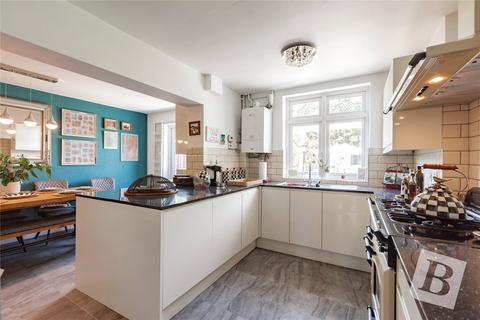 3 bedroom semi-detached house for sale, Havering Road, Romford, RM1
