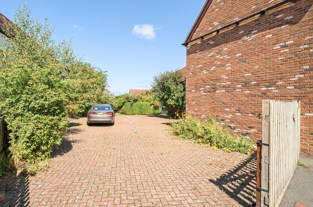 1333980-18-6895ee...