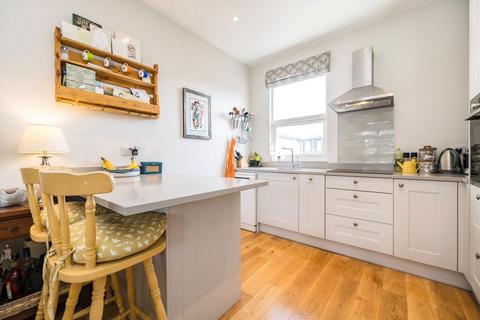 2 bedroom flat for sale, Kimberley Road, London SW9