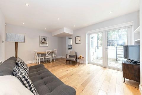 1 bedroom flat for sale, Byrne Road, London SW12