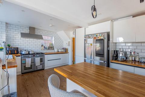 16 Wavell Close, Llanishen, Cardiff, CF14 5LQ