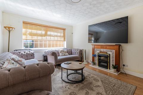 16 Wavell Close, Llanishen, Cardiff, CF14 5LQ