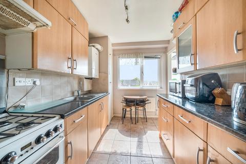 3 bedroom apartment for sale - Byron Way, Northolt, UB5