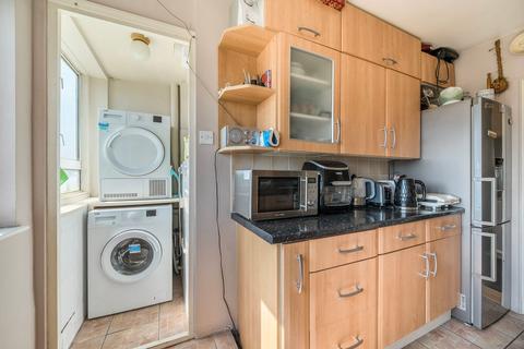 3 bedroom apartment for sale, Byron Way, Northolt, UB5