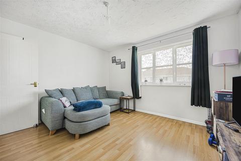 undefined, Elm Park, Reading, RG30
