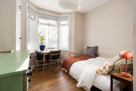 2 bedroom flat for sale, Adley Street, London, E5