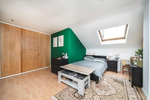 3 bedroom flat for sale, Comer Crescent, Southall UB2