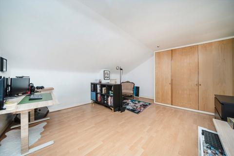 3 bedroom flat for sale, Comer Crescent, Southall UB2