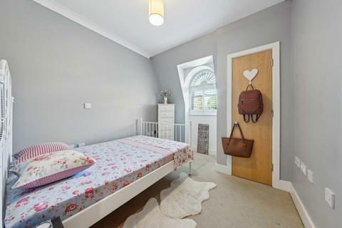 undefined, Holmesdale Road, Teddington TW11