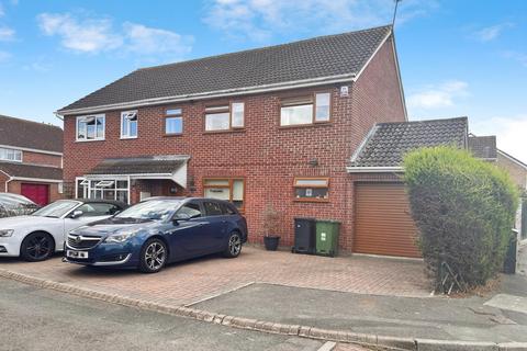32 Griffiths Close, Swindon, SN3 4NW