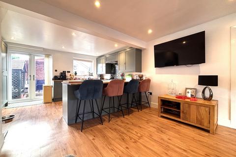 32 Griffiths Close, Swindon, SN3 4NW