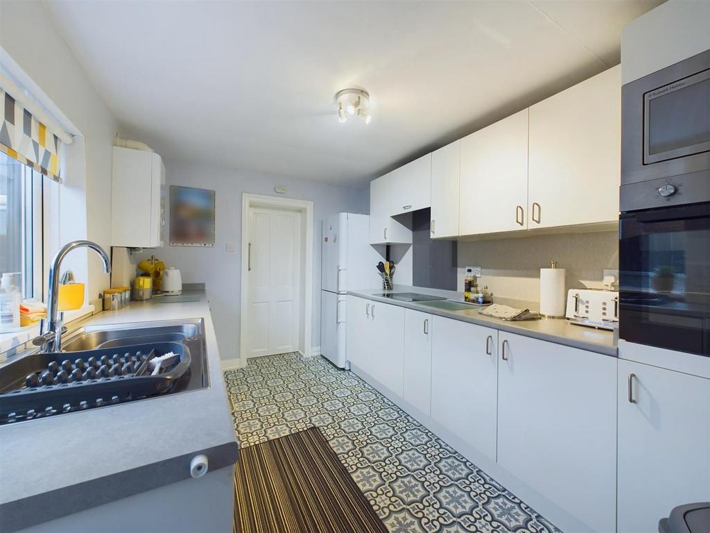 Kitchen: