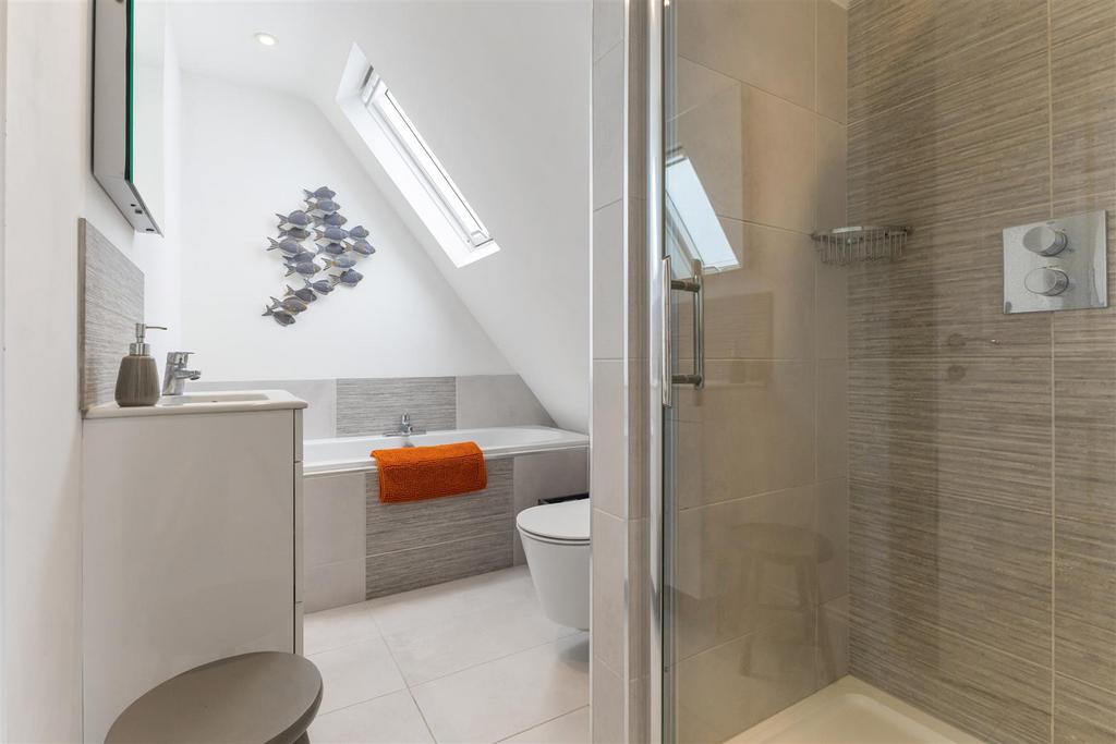 96360 1-Wootton-Road  (32).jpg