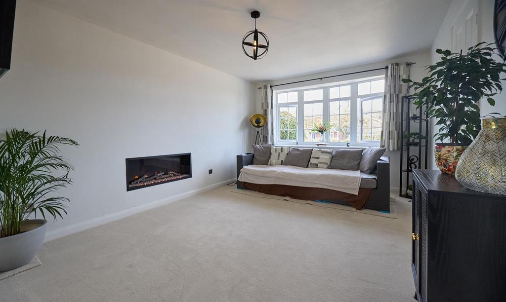 Lounge to Front