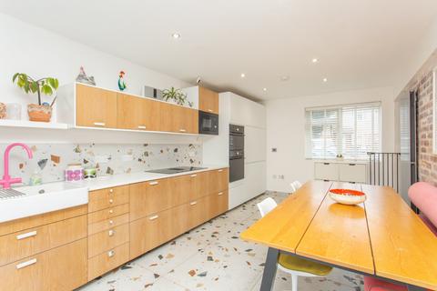 3 bedroom end of terrace house for sale, St. Gregorys Road, Canterbury, CT1