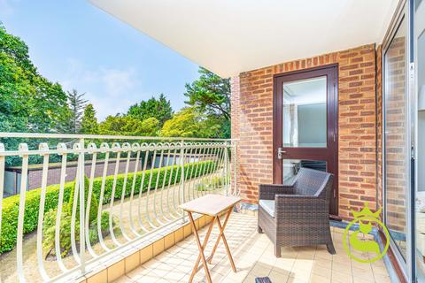 3 bedroom flat for sale, West Cliff Road, Bournemouth BH4