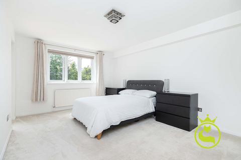 3 bedroom flat for sale, West Cliff Road, Bournemouth BH4