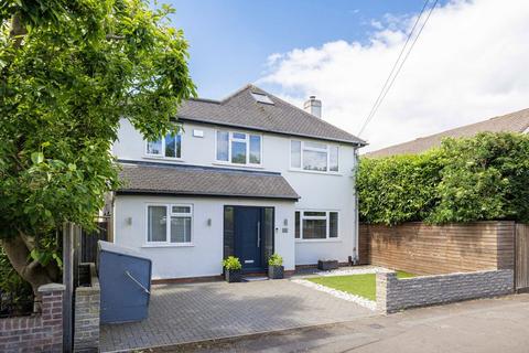 33 Ripley Road, Hampton, TW12 2JH