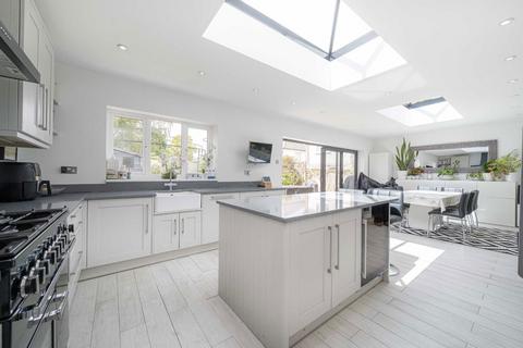 33 Ripley Road, Hampton, TW12 2JH