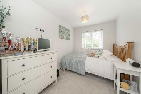 33 Ripley Road, Hampton, TW12 2JH