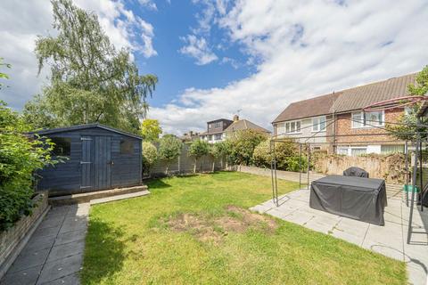 33 Ripley Road, Hampton, TW12 2JH