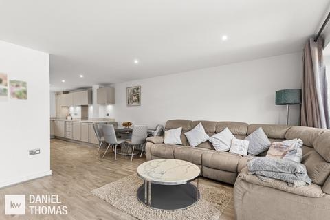 38 Hazlemere Marina, Waltham Abbey, EN9 1FJ