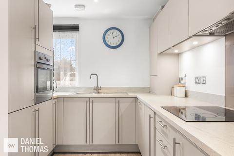 38 Hazlemere Marina, Waltham Abbey, EN9 1FJ