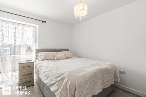 38 Hazlemere Marina, Waltham Abbey, EN9 1FJ