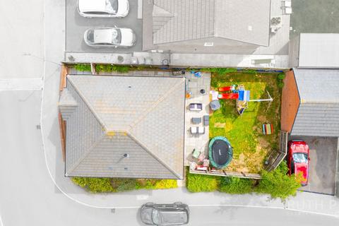 4 bedroom detached house for sale, Mapplewell Road, Castleford WF10