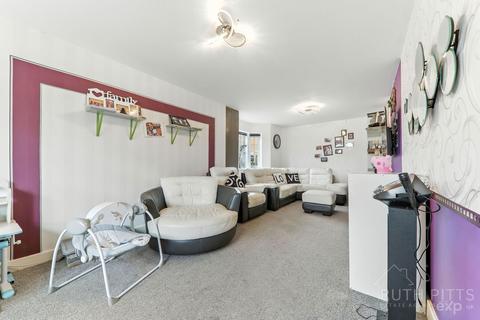 4 bedroom detached house for sale, Mapplewell Road, Castleford WF10