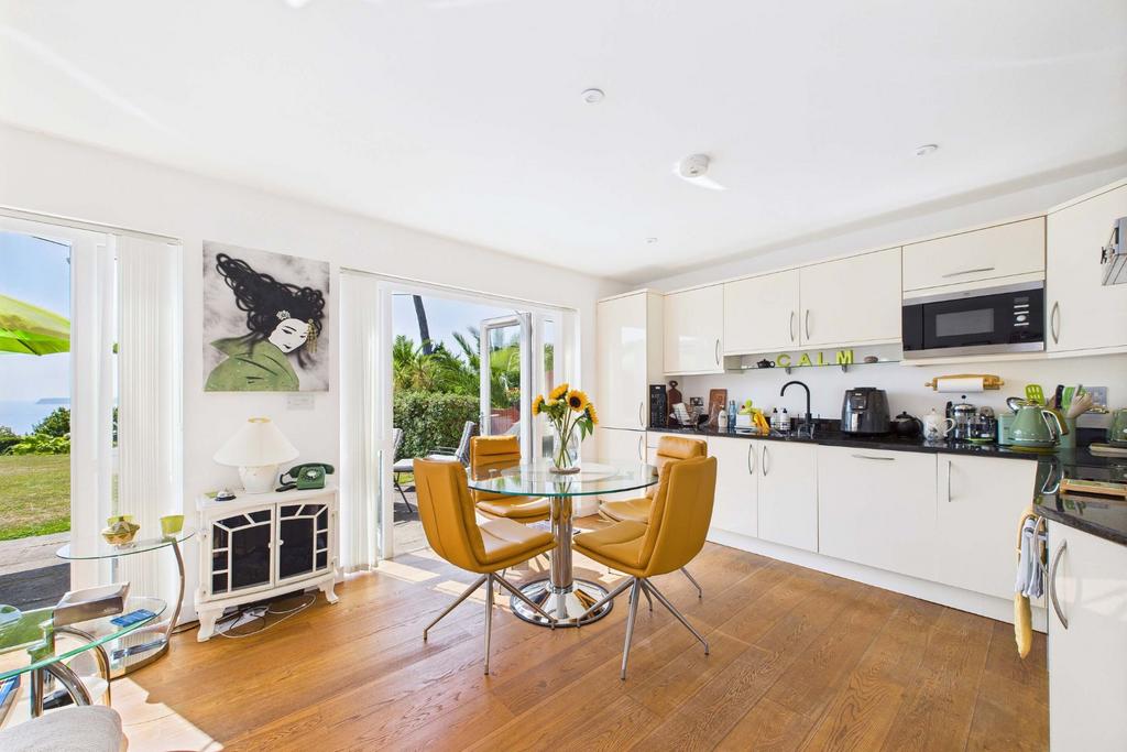 Kitchen & Diner