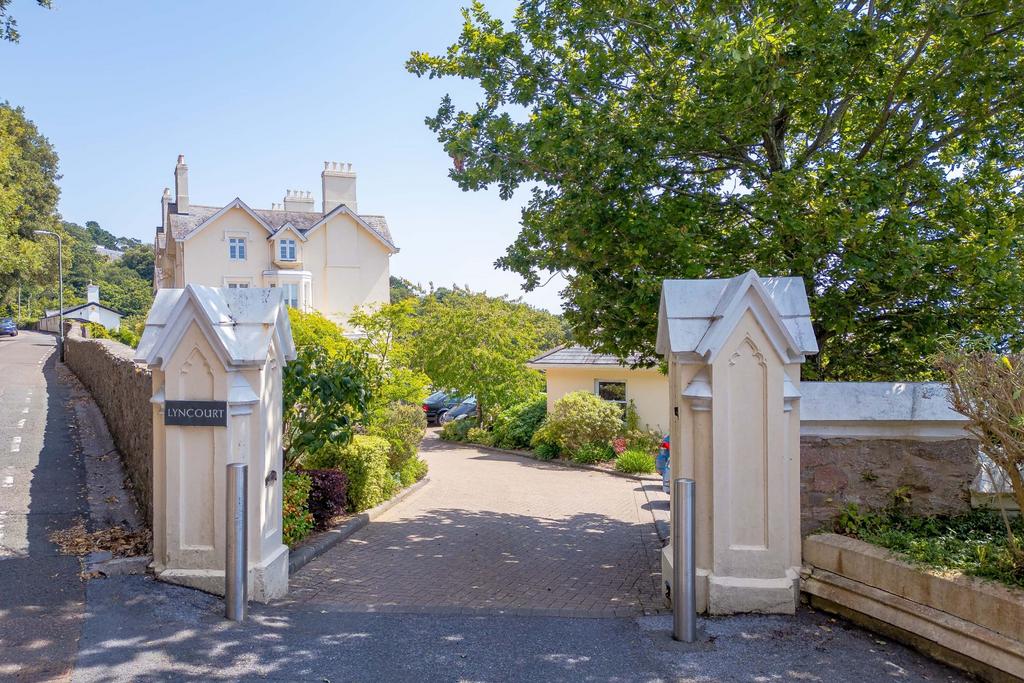 Lyncourt Entrance