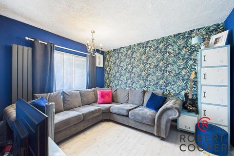 2 bedroom maisonette for sale, Ellement Close, Pinner, HA5