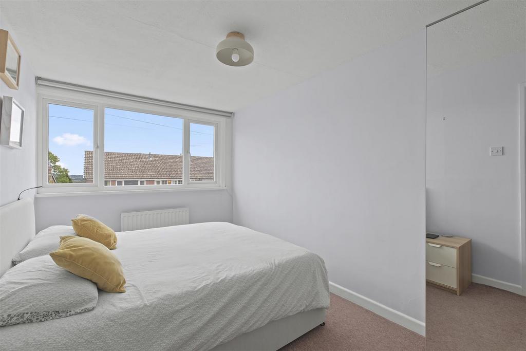 Bed 1.jpg