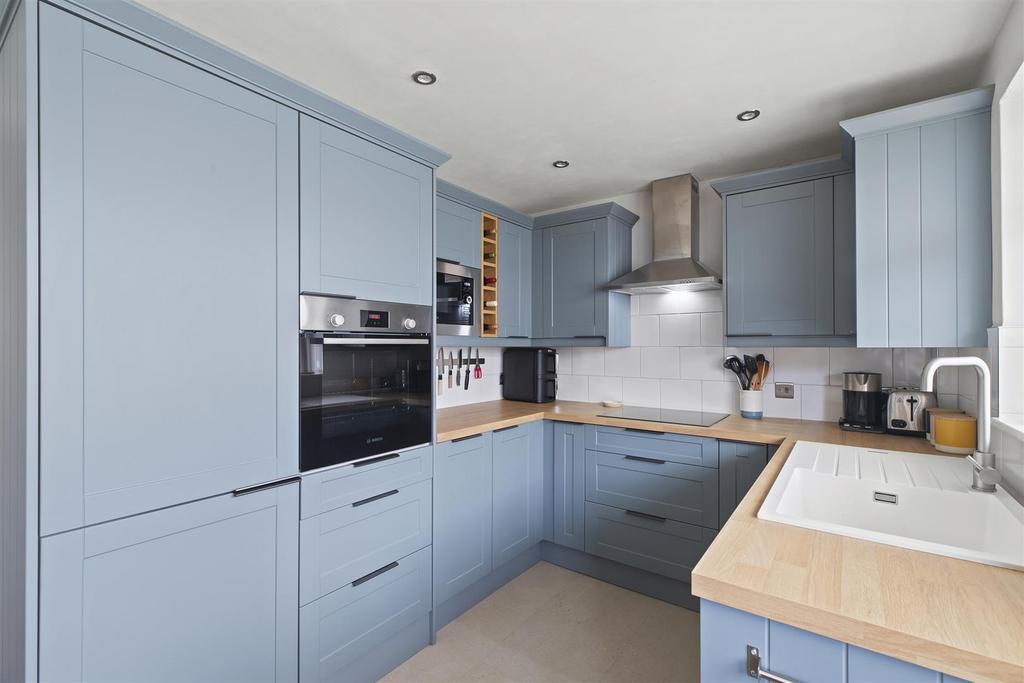 Kitchen 2.jpg