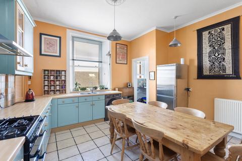 52/6 Bath Street, Edinburgh, EH15 1HF