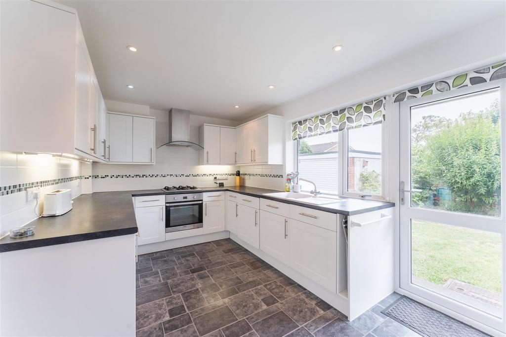 4 Station Road, Yatton, BS49 4 AJ 32 44.jpg
