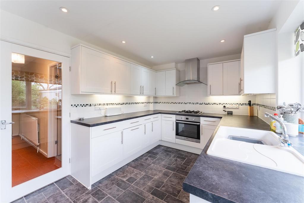 4 Station Road, Yatton, BS49 4 AJ 32 46.jpg