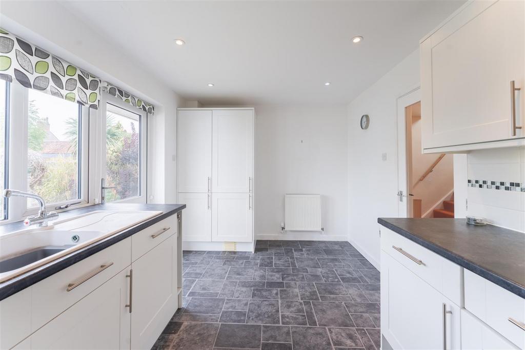 4 Station Road, Yatton, BS49 4 AJ 32 47.jpg