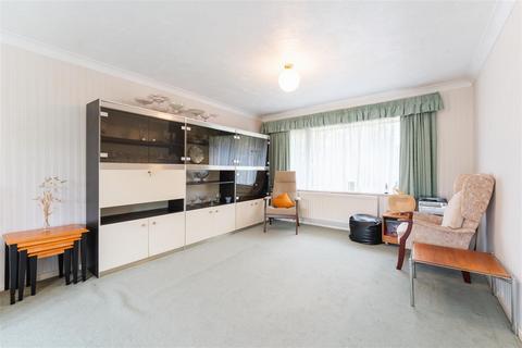 3 bedroom detached house for sale, Three bedroom detached home in a prime location in the village of Yatton