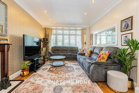 5 bedroom semi-detached house for sale, Upper Rainham Road, Hornchurch, RM12